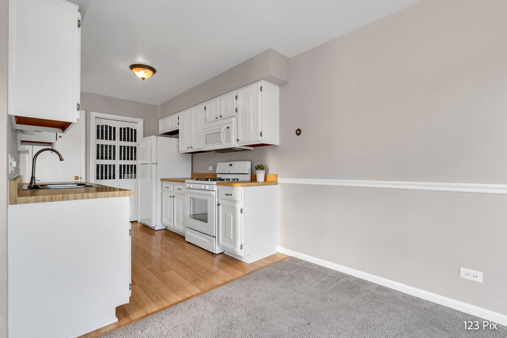 111 Brookwood Court #111, Vernon Hills, IL 60061