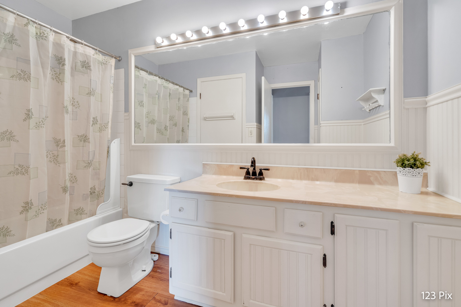 111 Brookwood Court #111, Vernon Hills, IL 60061