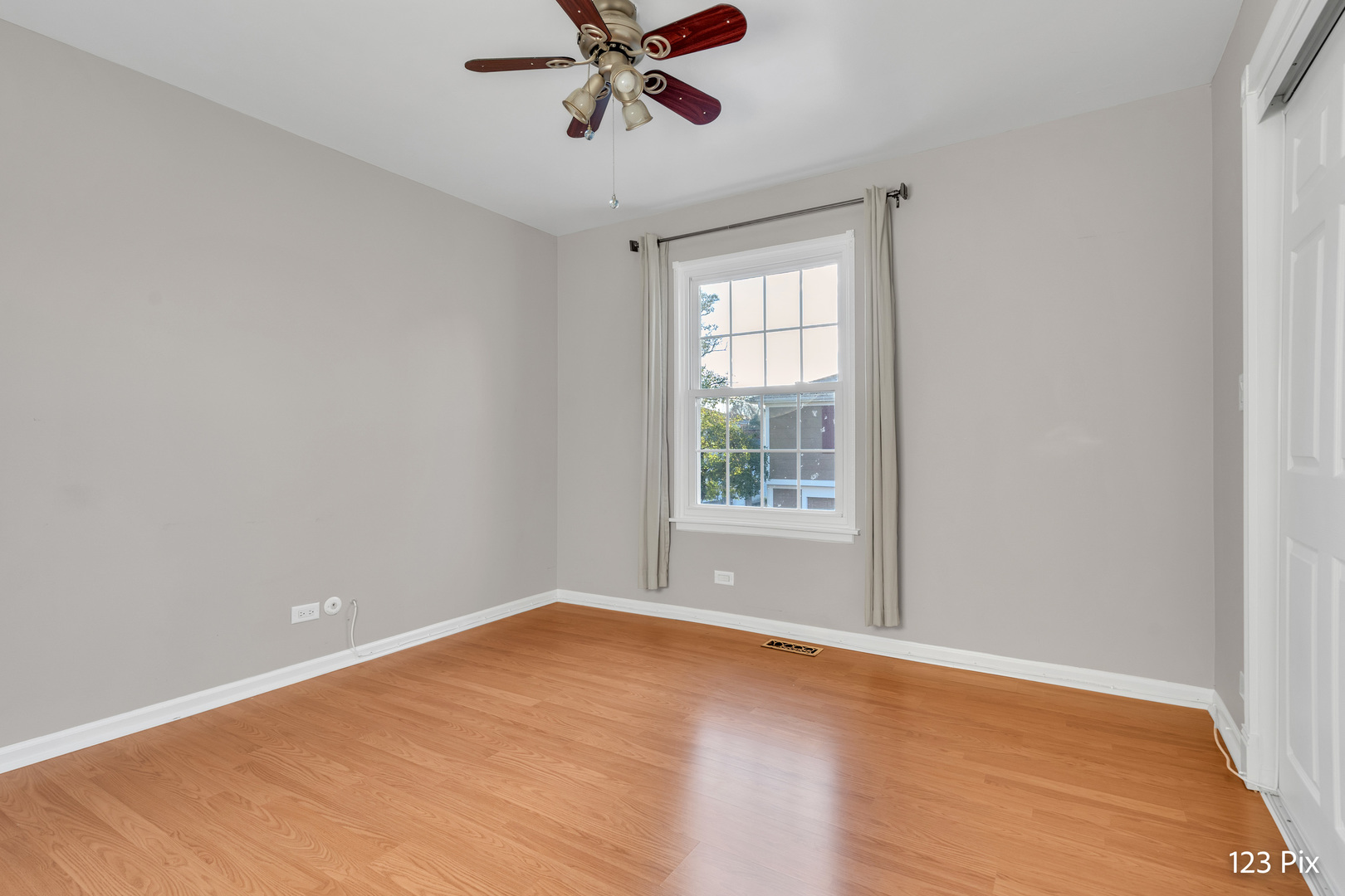 111 Brookwood Court #111, Vernon Hills, IL 60061