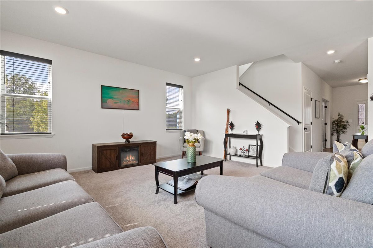 28609 Augusta Lane, Lakemoor, IL 60051