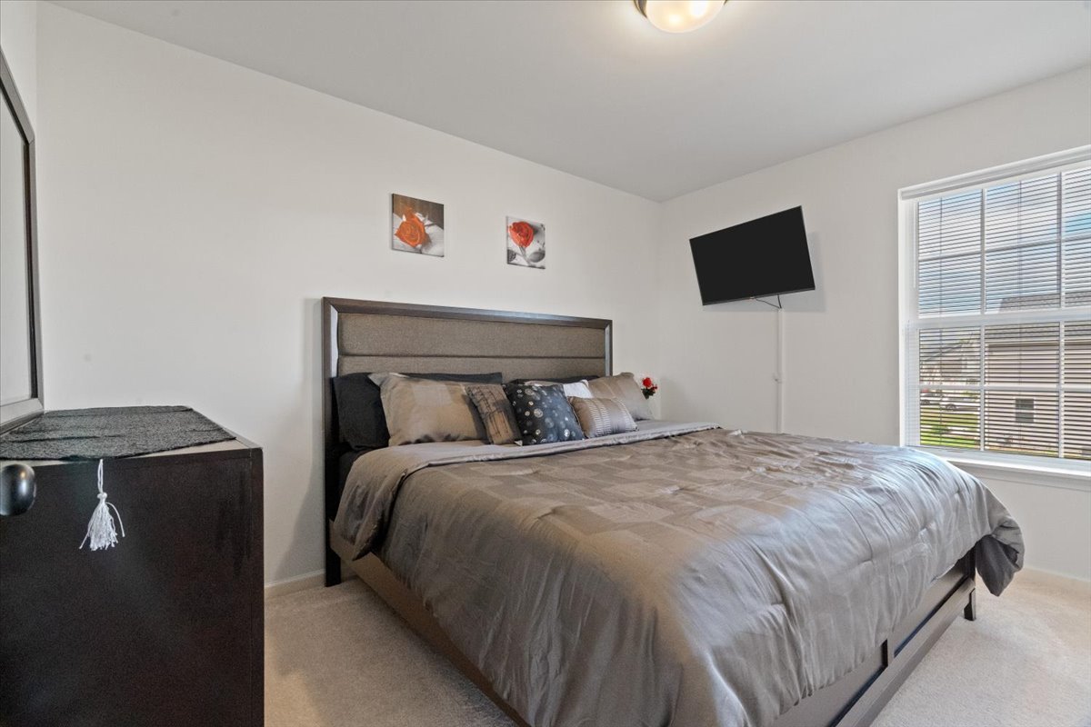 28609 Augusta Lane, Lakemoor, IL 60051