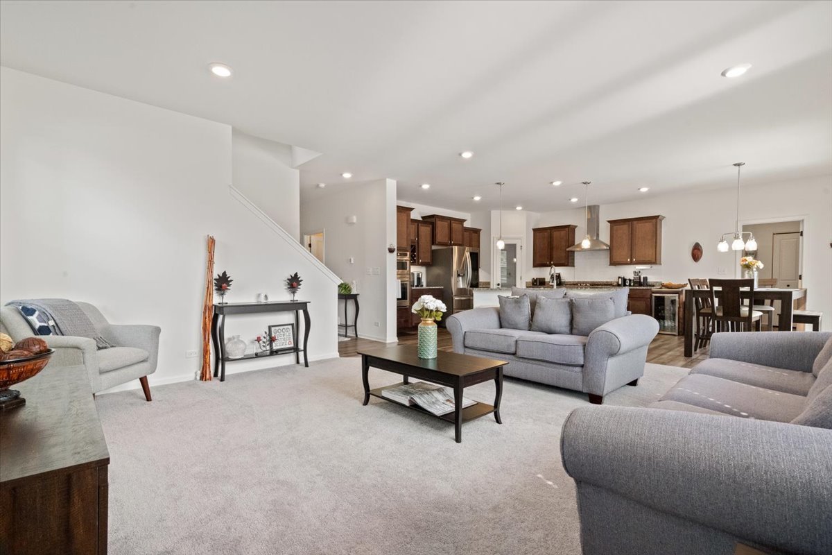 28609 Augusta Lane, Lakemoor, IL 60051