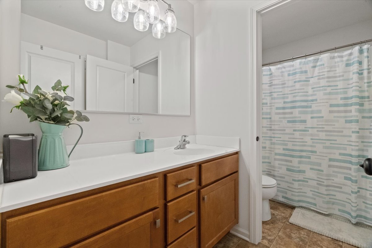 28609 Augusta Lane, Lakemoor, IL 60051