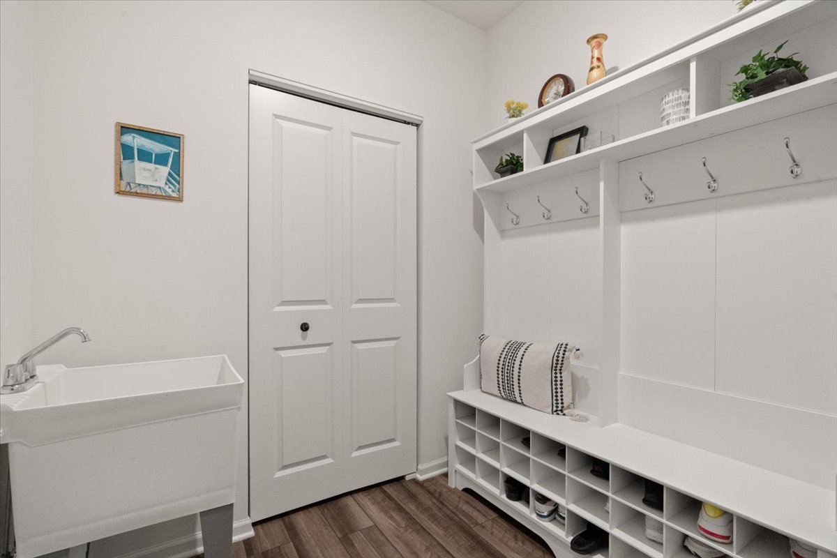 28609 Augusta Lane, Lakemoor, IL 60051