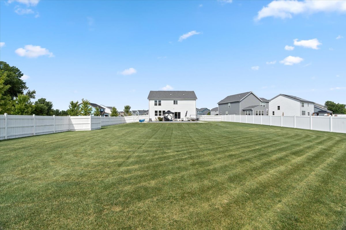 28609 Augusta Lane, Lakemoor, IL 60051