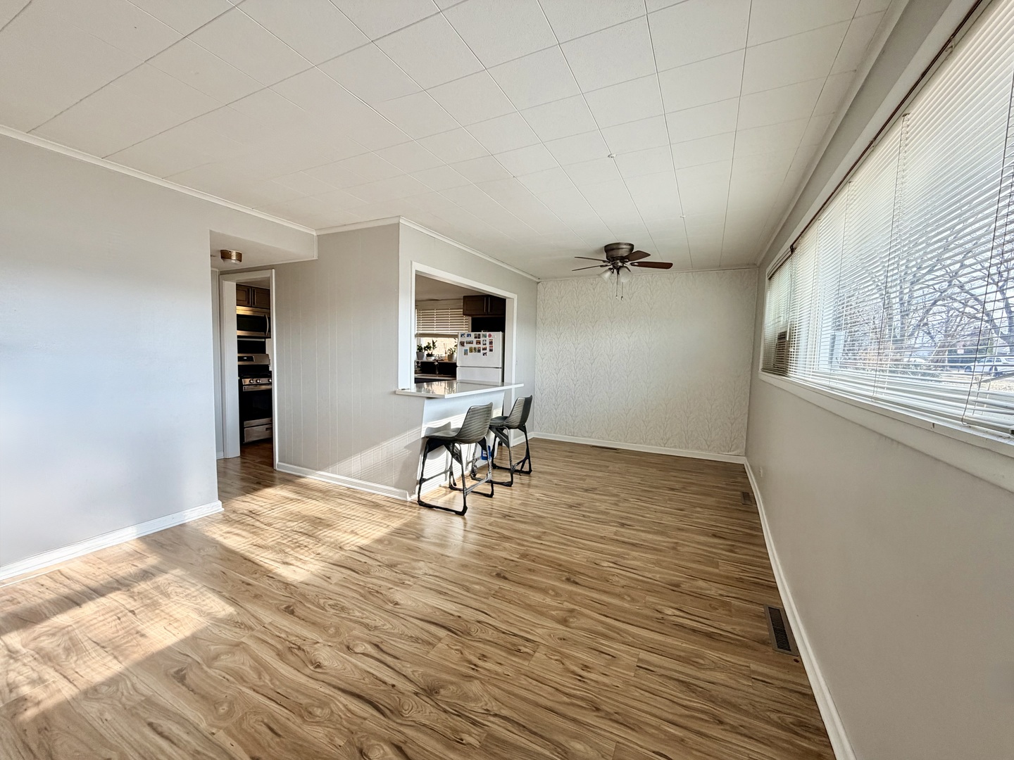 7238 W Crain Street #G, Niles, IL 60714