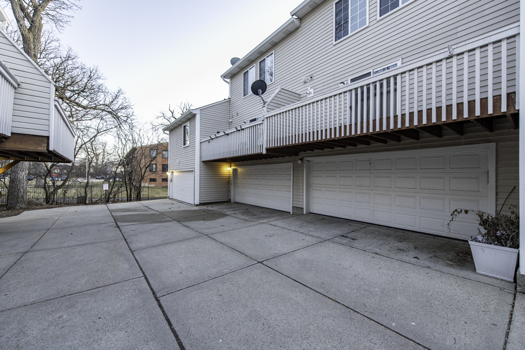 341 W Treehouse Lane #11-4, Round Lake, IL 60073