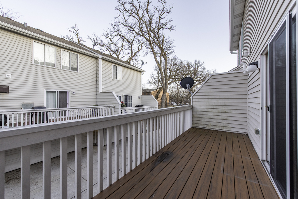 341 W Treehouse Lane #11-4, Round Lake, IL 60073