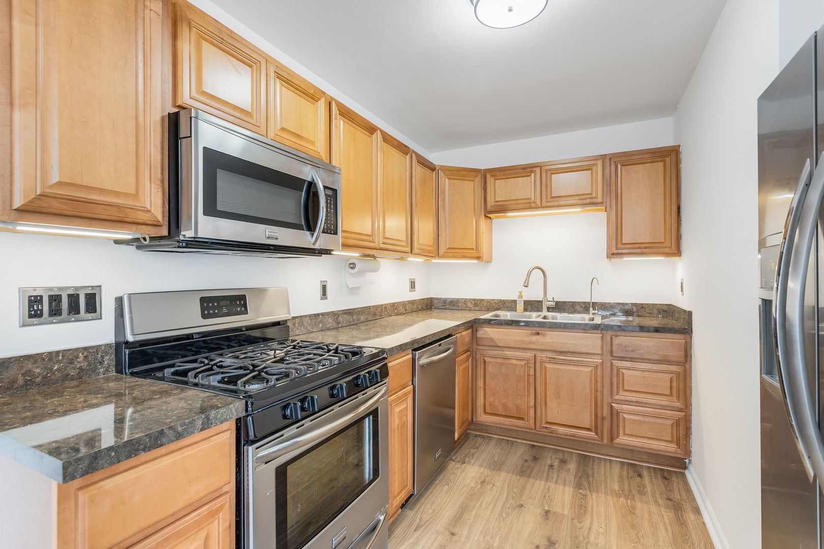 303 SPRUCE Street, North Aurora, IL 60542