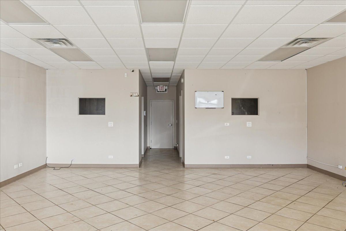 1717 N Rand Road, Palatine, IL 60074