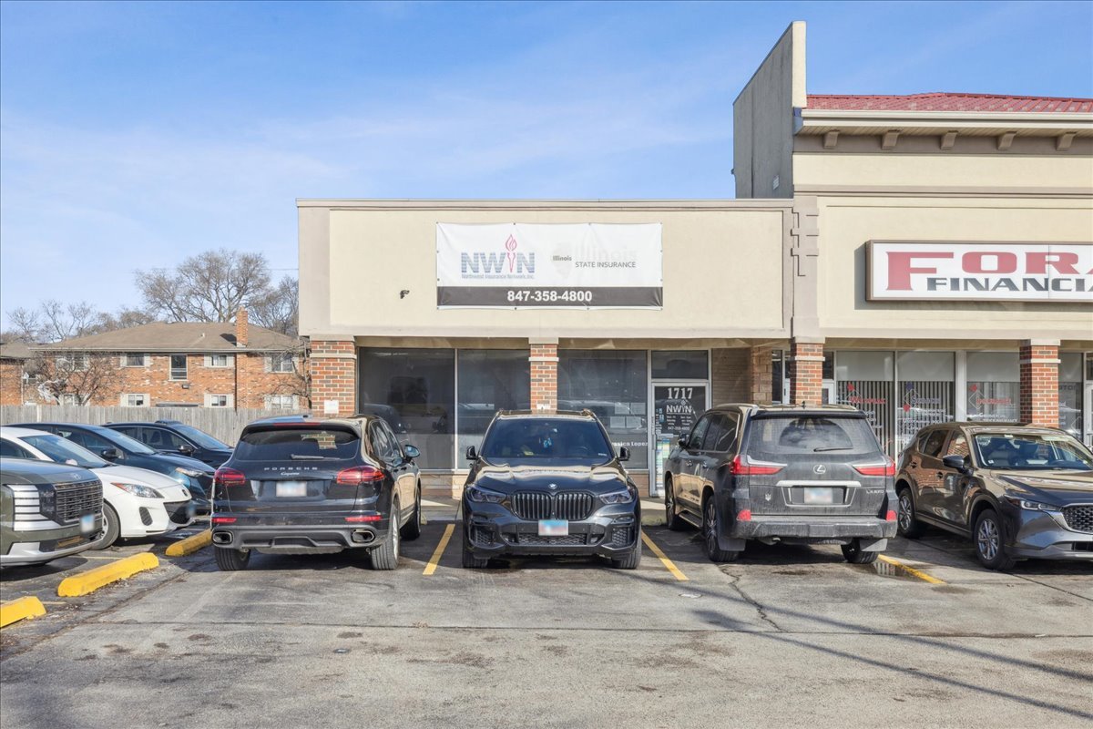 1717 N Rand Road, Palatine, IL 60074