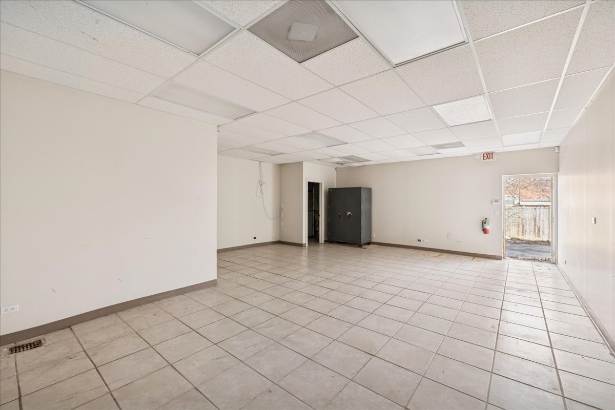 1717 N Rand Road, Palatine, IL 60074