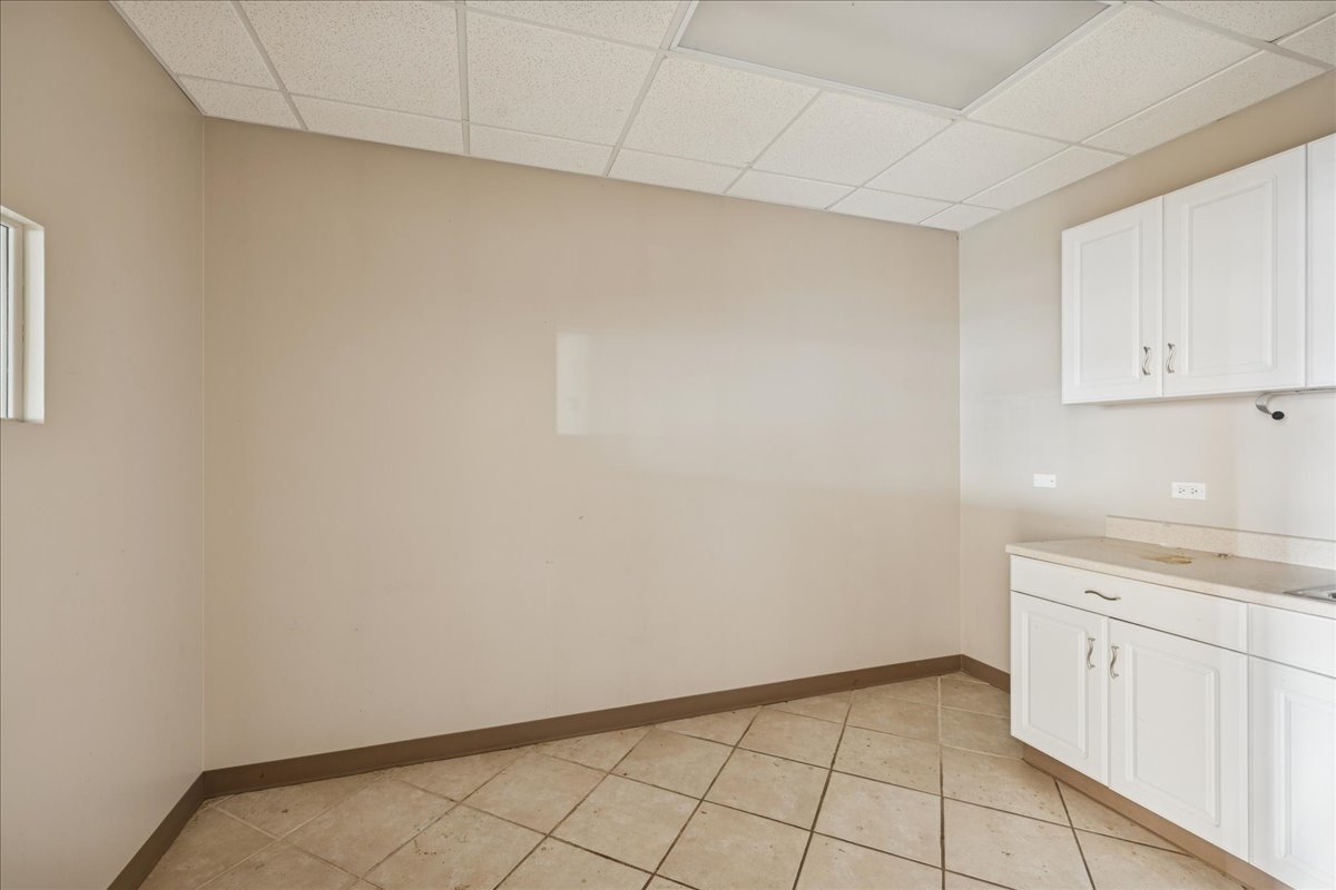 1717 N Rand Road, Palatine, IL 60074