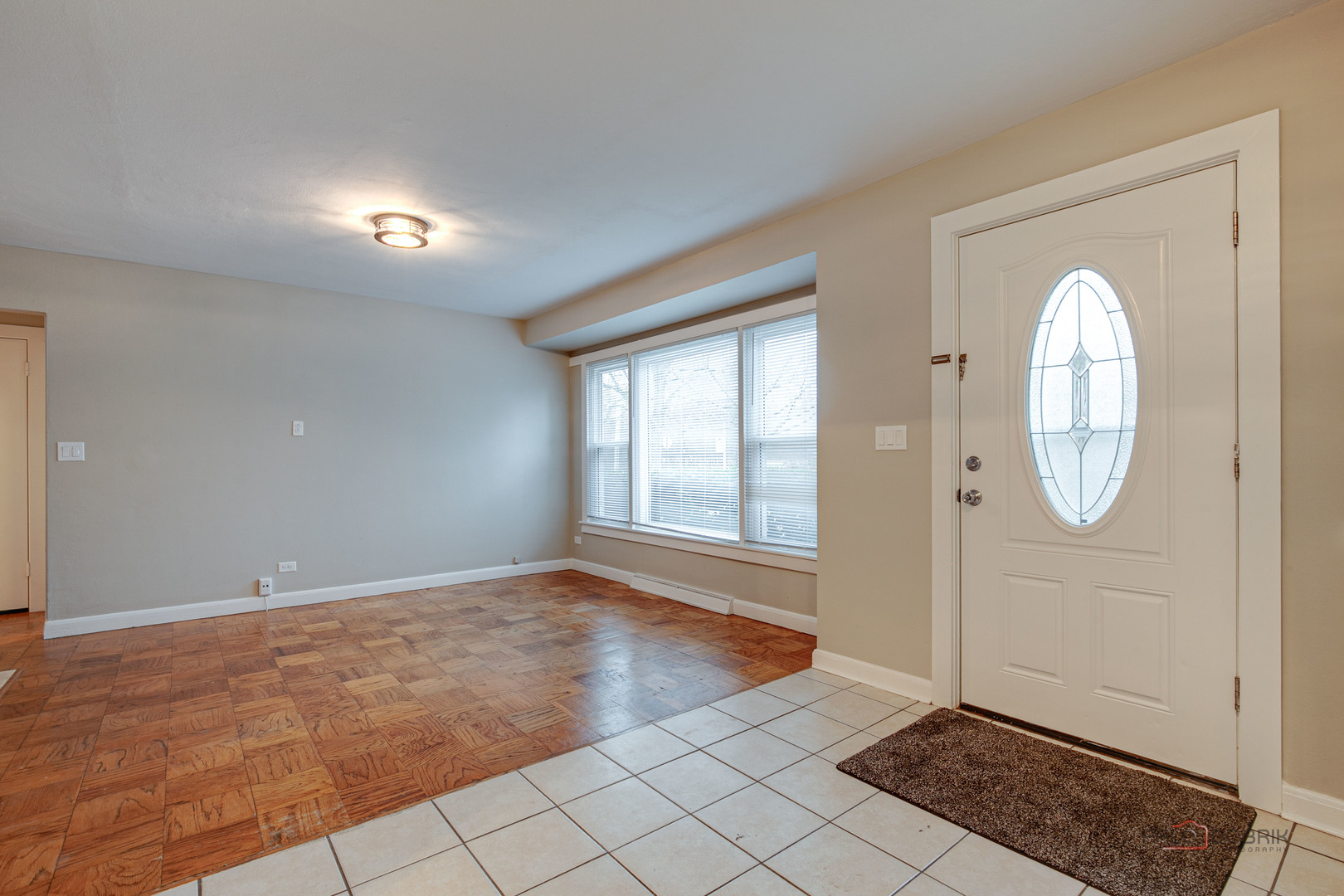 1595 N Mckinley Road #1, Lake Forest, IL 60045