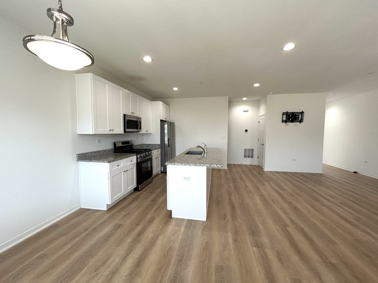 1123 Gillespie Lane #1123, Yorkville, IL 60560