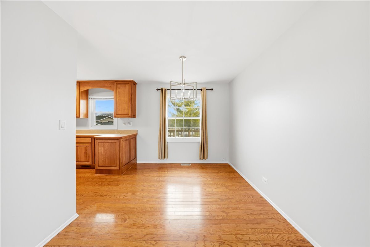 1022 White Bridge Lane, Hanover Park, IL 60133