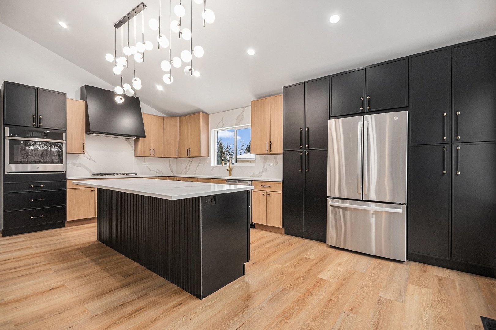 1430 Holland Place, Downers Grove, IL 60515