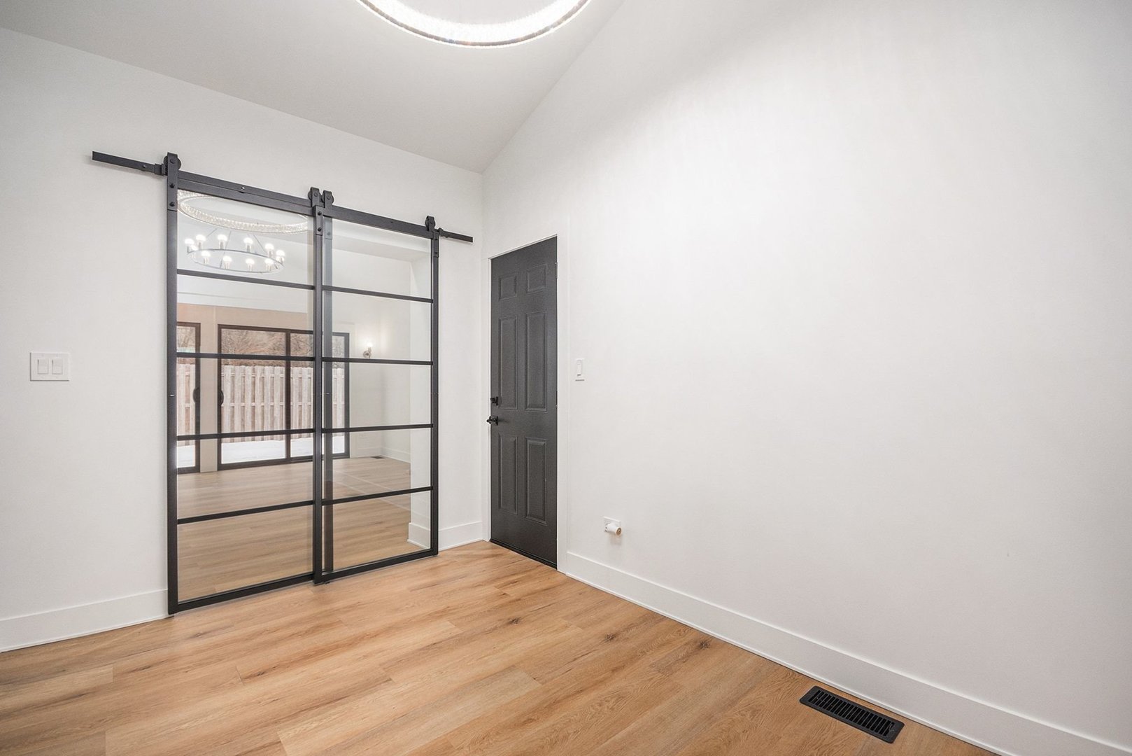 1430 Holland Place, Downers Grove, IL 60515