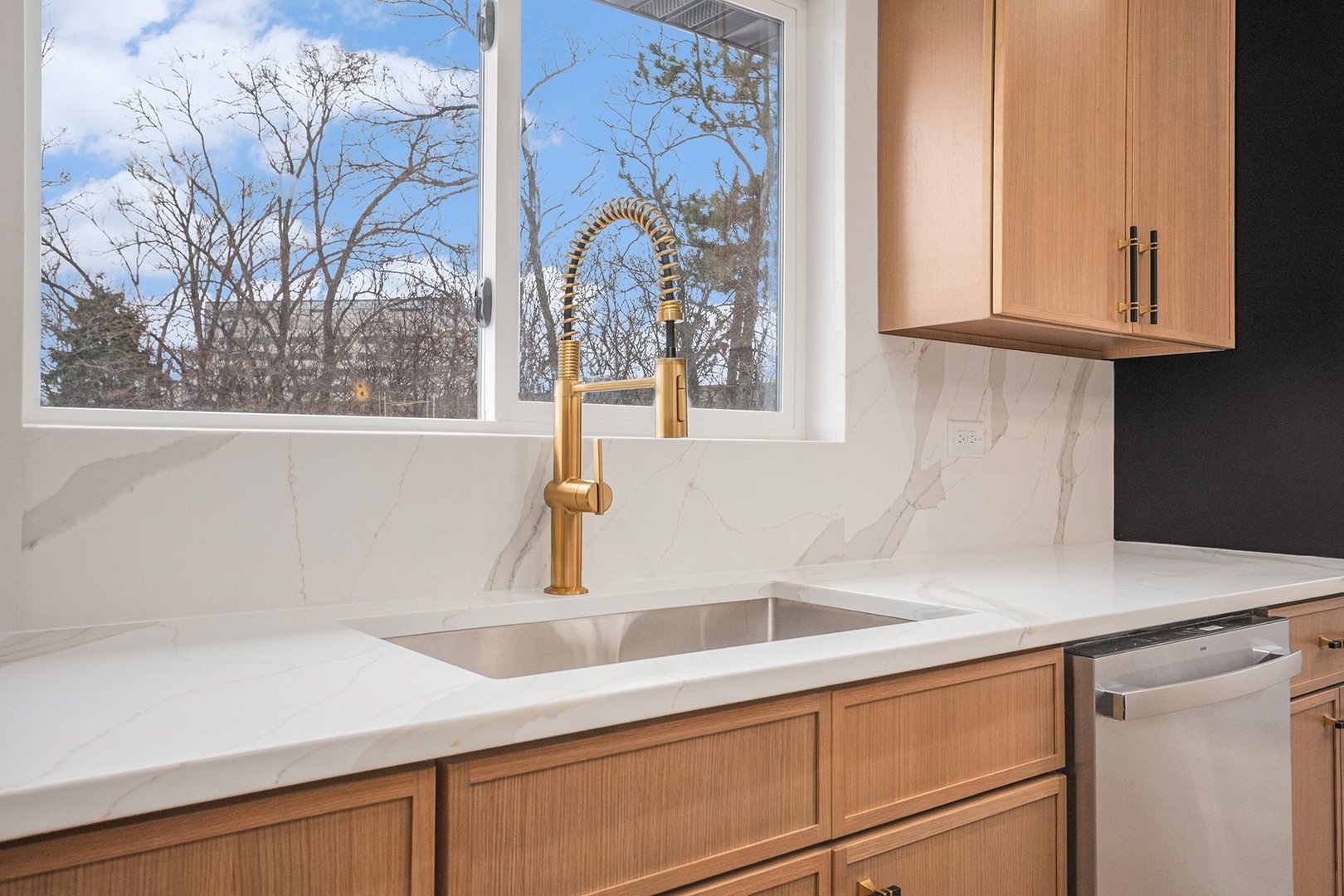 1430 Holland Place, Downers Grove, IL 60515