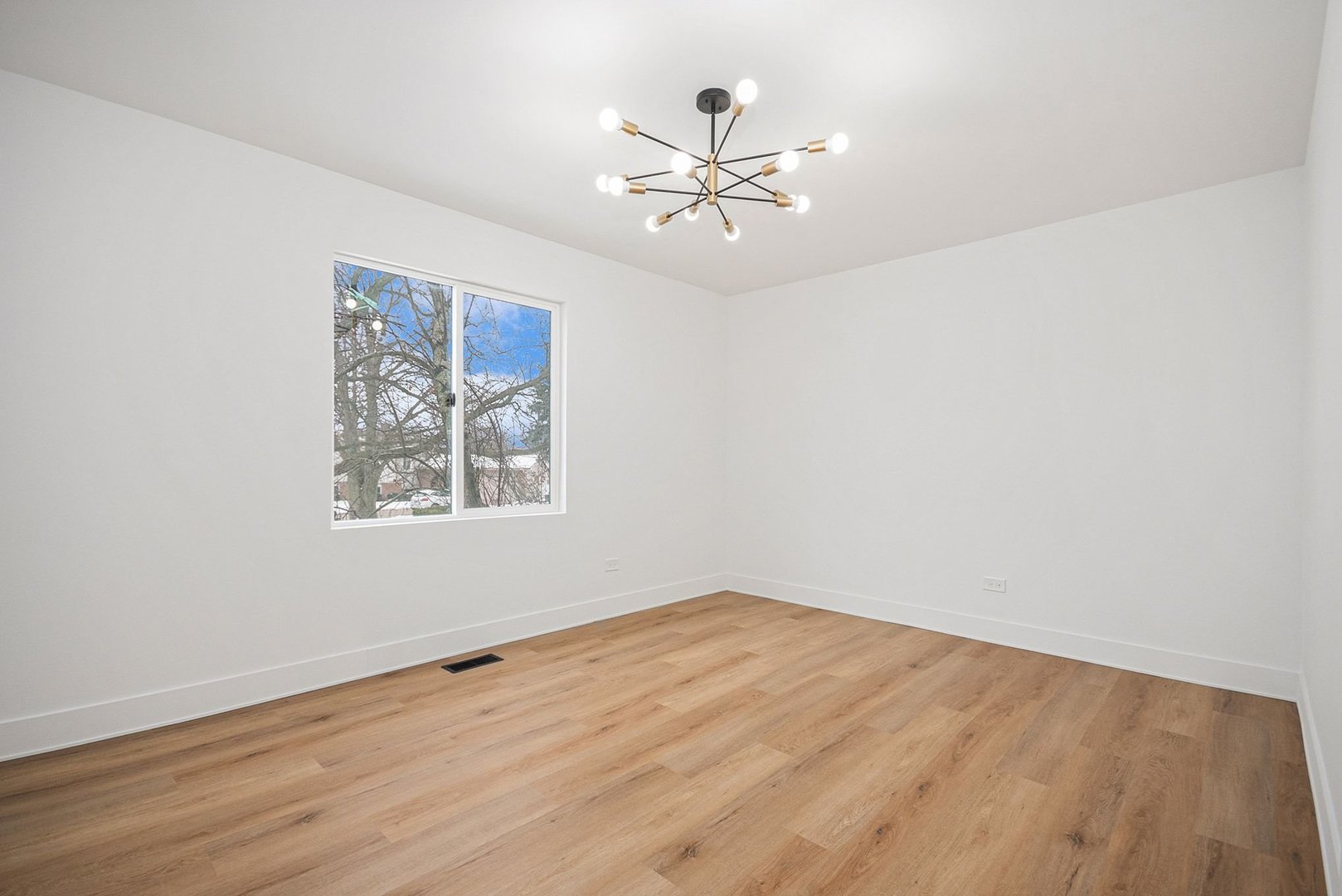 1430 Holland Place, Downers Grove, IL 60515