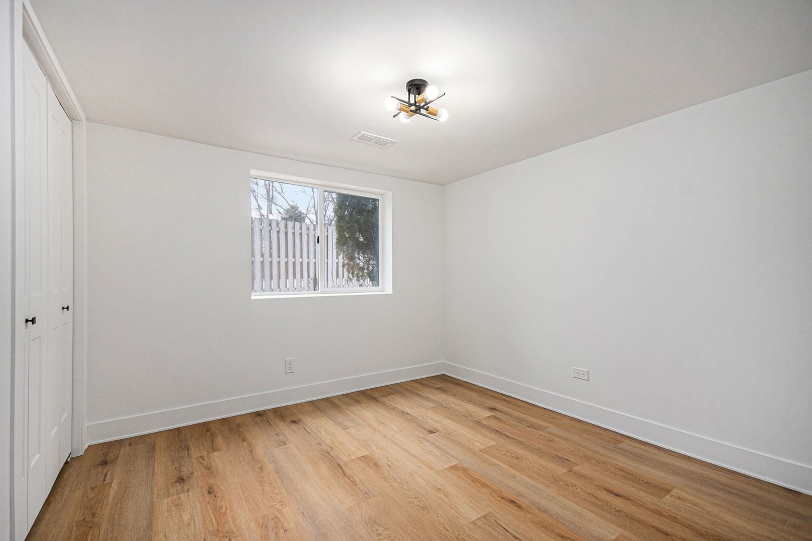 1430 Holland Place, Downers Grove, IL 60515