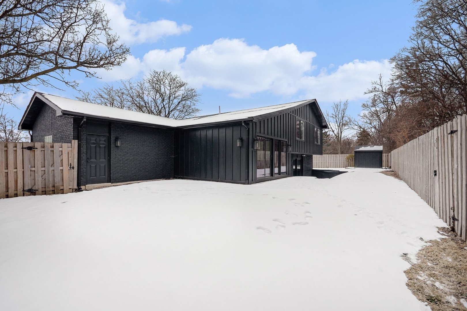 1430 Holland Place, Downers Grove, IL 60515