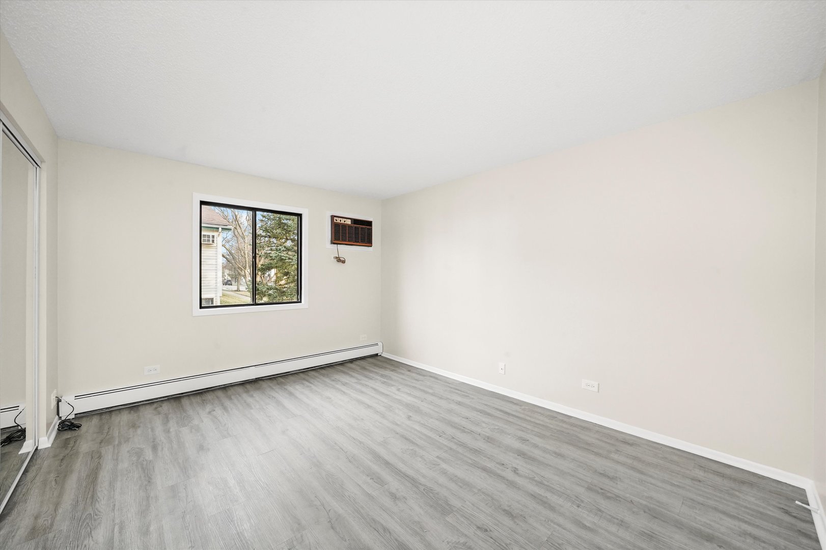 2710 Northcreek Drive #1804, Woodridge, IL 60517