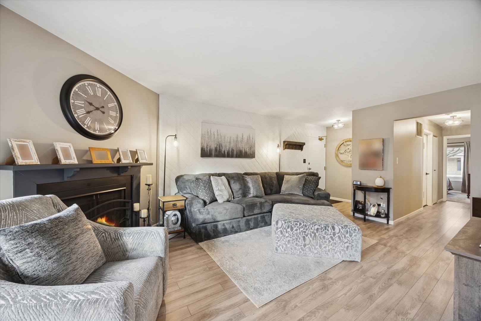 7030 Park Lane Court #101, Woodridge, IL 60517