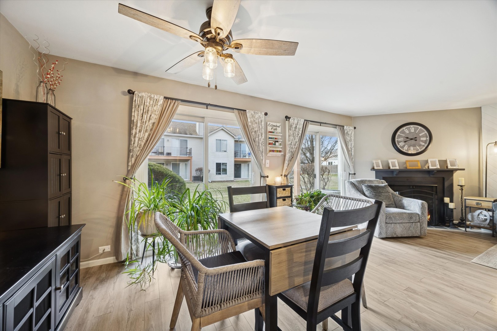 7030 Park Lane Court #101, Woodridge, IL 60517