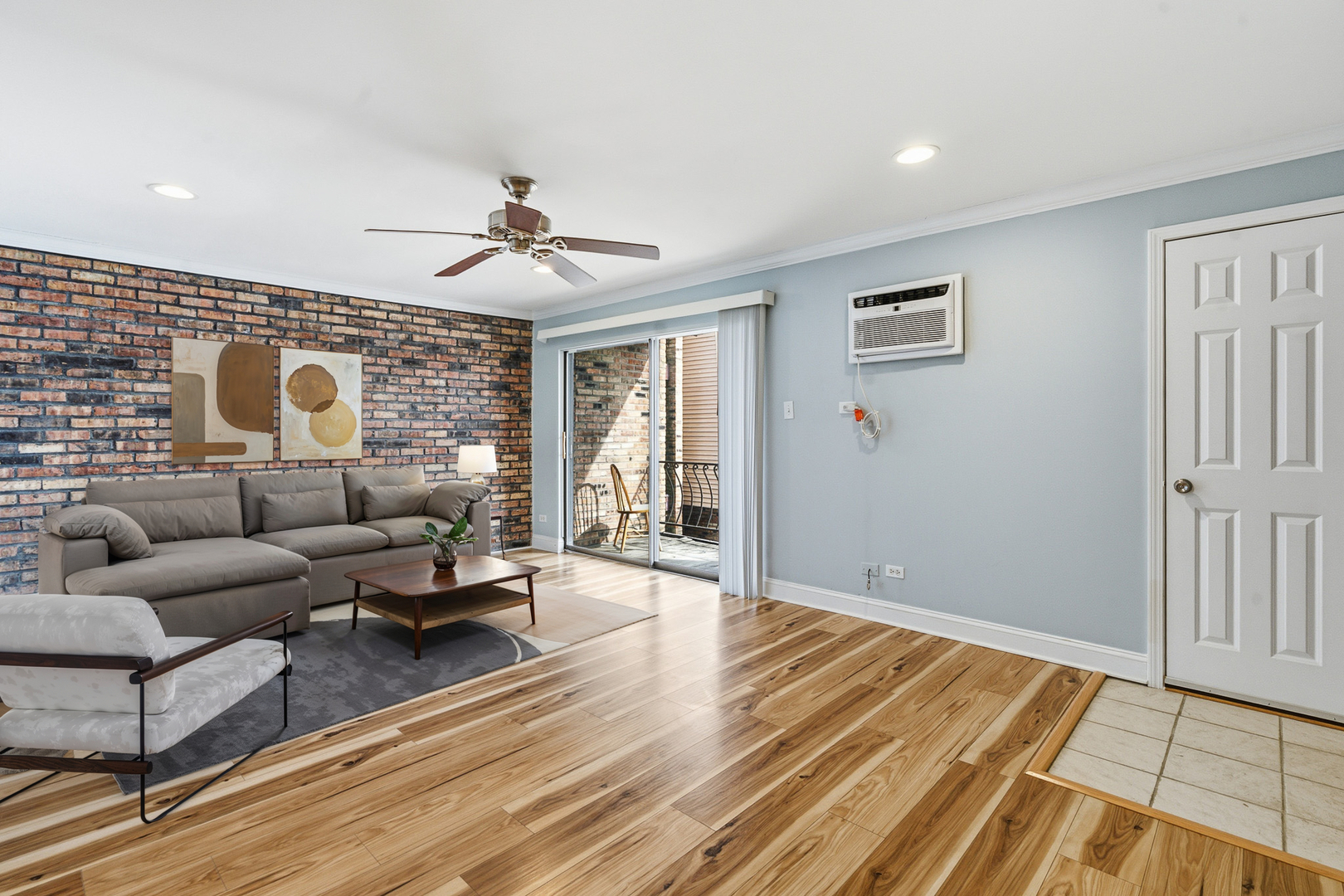 7306 BLACKSTONE Avenue #2, Justice, IL 60458