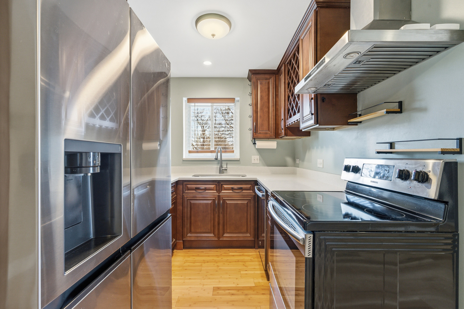 7306 BLACKSTONE Avenue #2, Justice, IL 60458