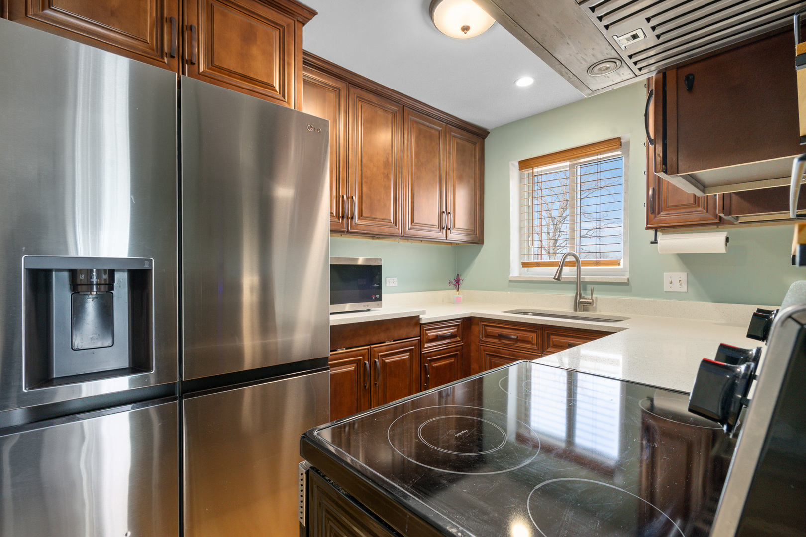 7306 BLACKSTONE Avenue #2, Justice, IL 60458