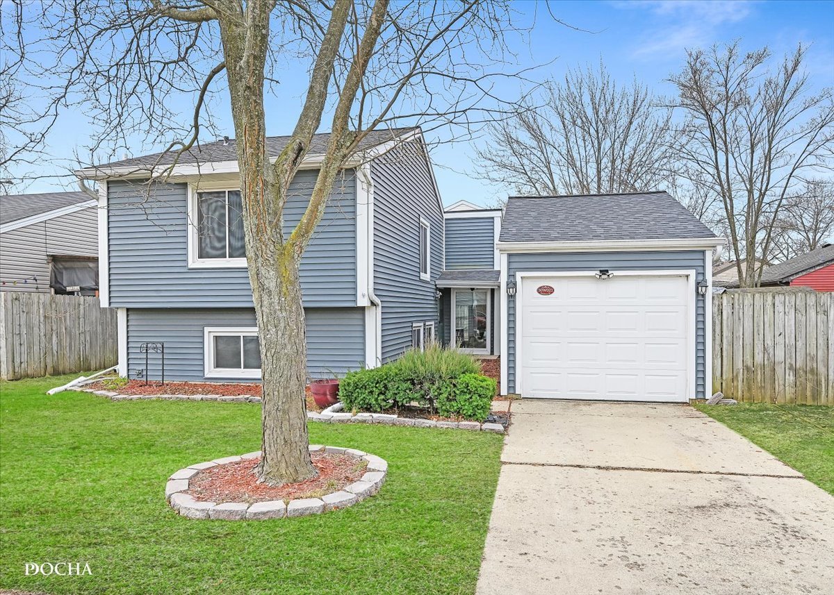 30W021 Danbury Drive, Warrenville, IL 60555