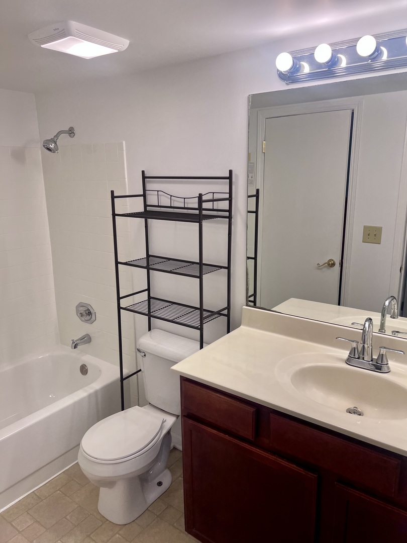 120 Glengarry Drive #312, Bloomingdale, IL 60108