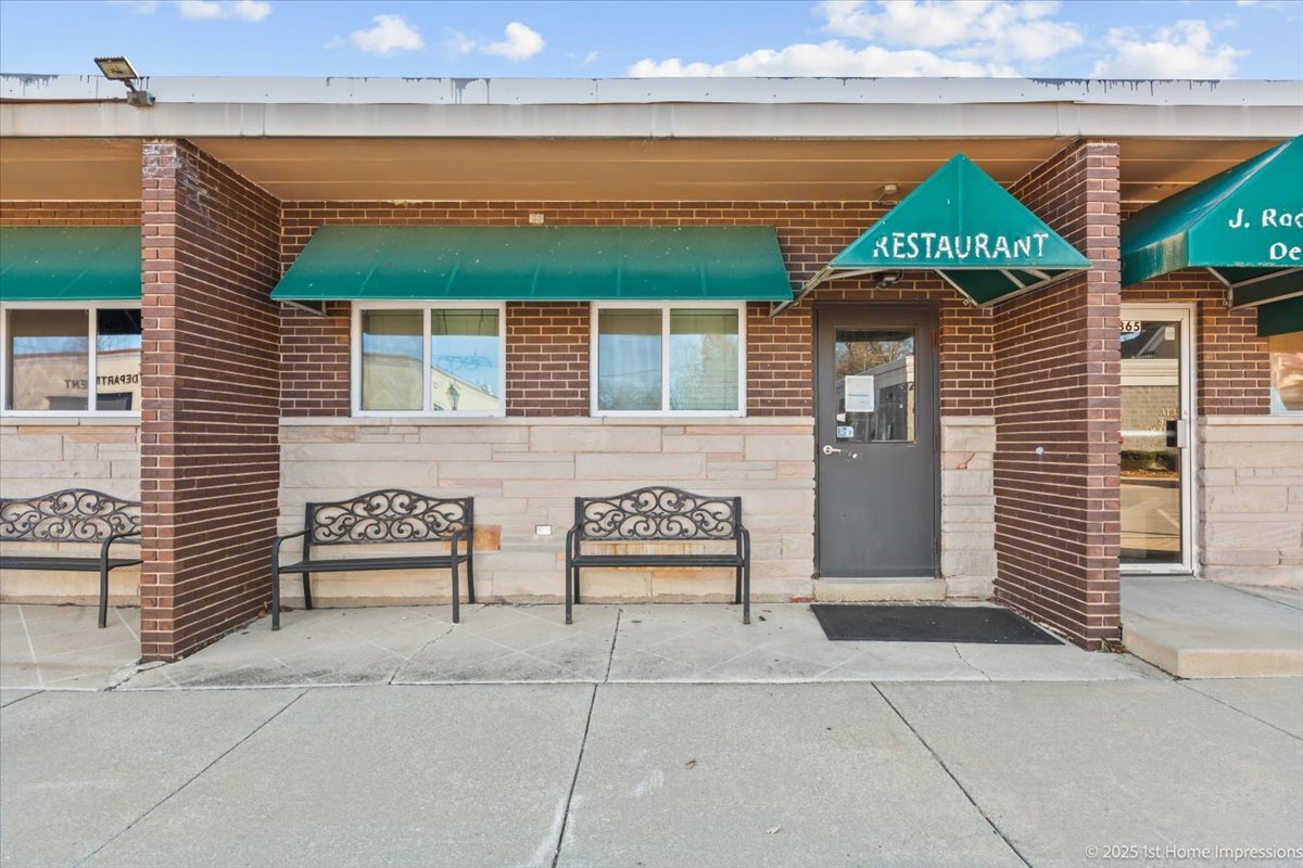 1361 Benton Street, Crete, IL 60417