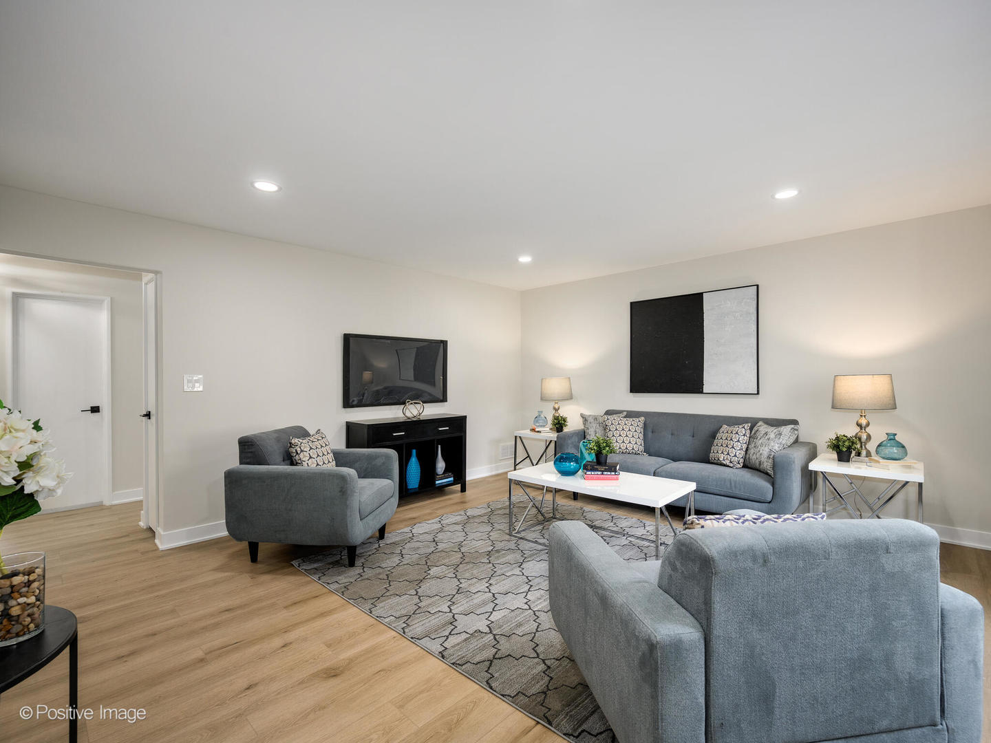 932 N Wheeling Road, Mount Prospect, IL 60056