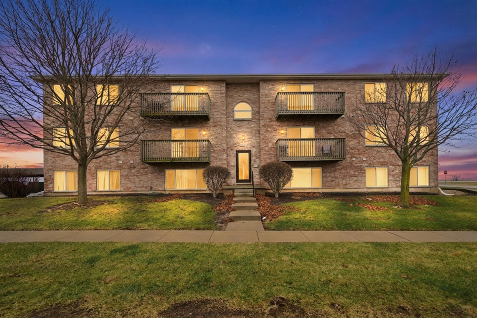 575 N Strack Street #302, Cortland, IL 60112