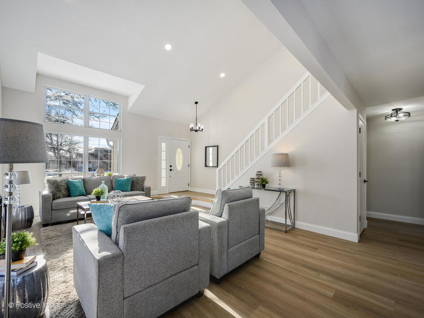 1100 N Warwick Circle, Hoffman Estates, IL 60169