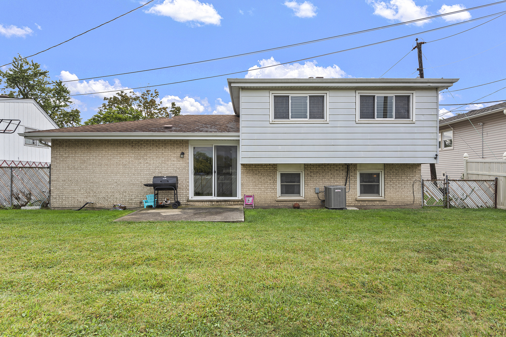 1144 E 160th Place, South Holland, IL 60473