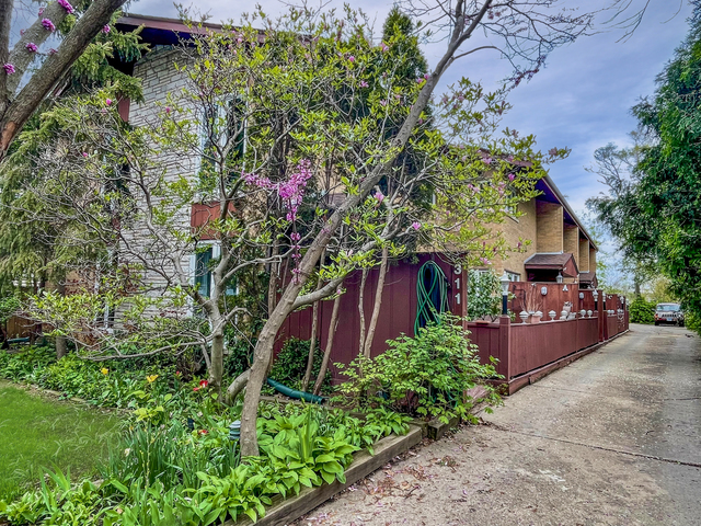 311 S Vine Avenue #E, Park Ridge, IL 60068