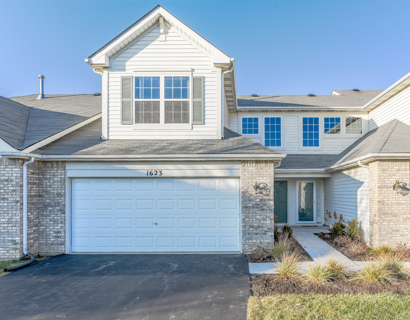 1623 S Candlestick Way #1623, Waukegan, IL 60085