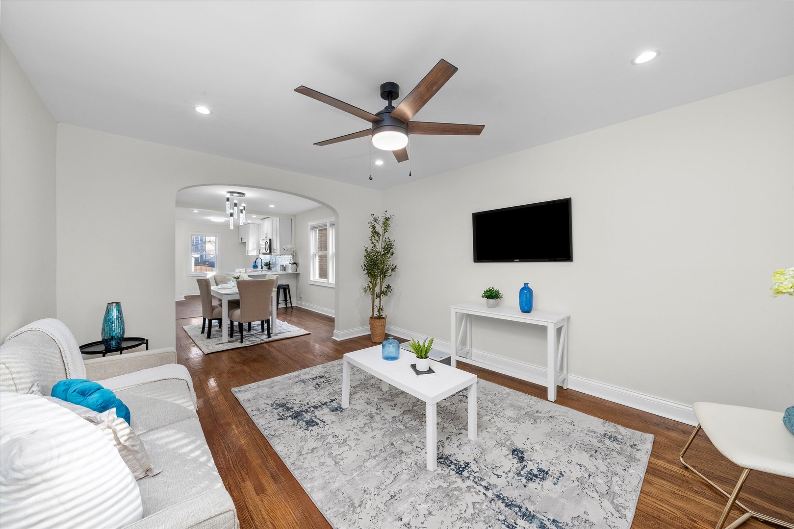 11925 S Lafayette Avenue, Chicago, IL 60628