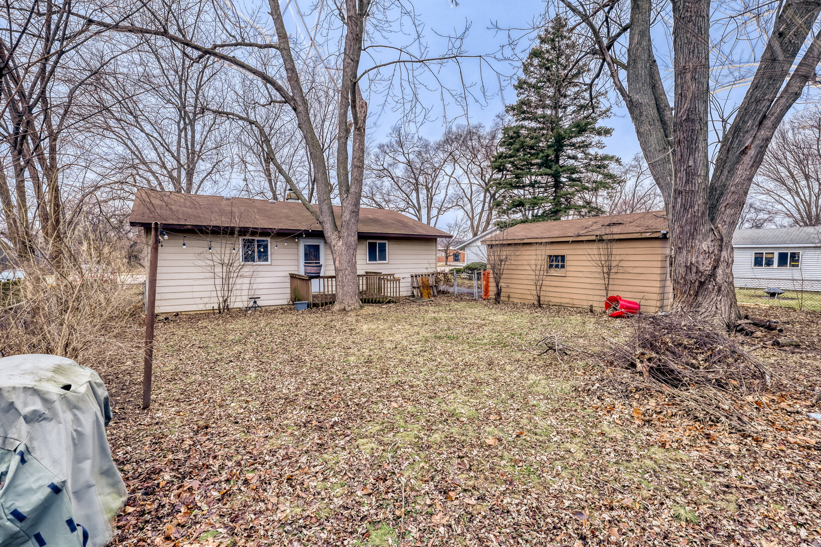 17 S Bartlett Road, Streamwood, IL 60107