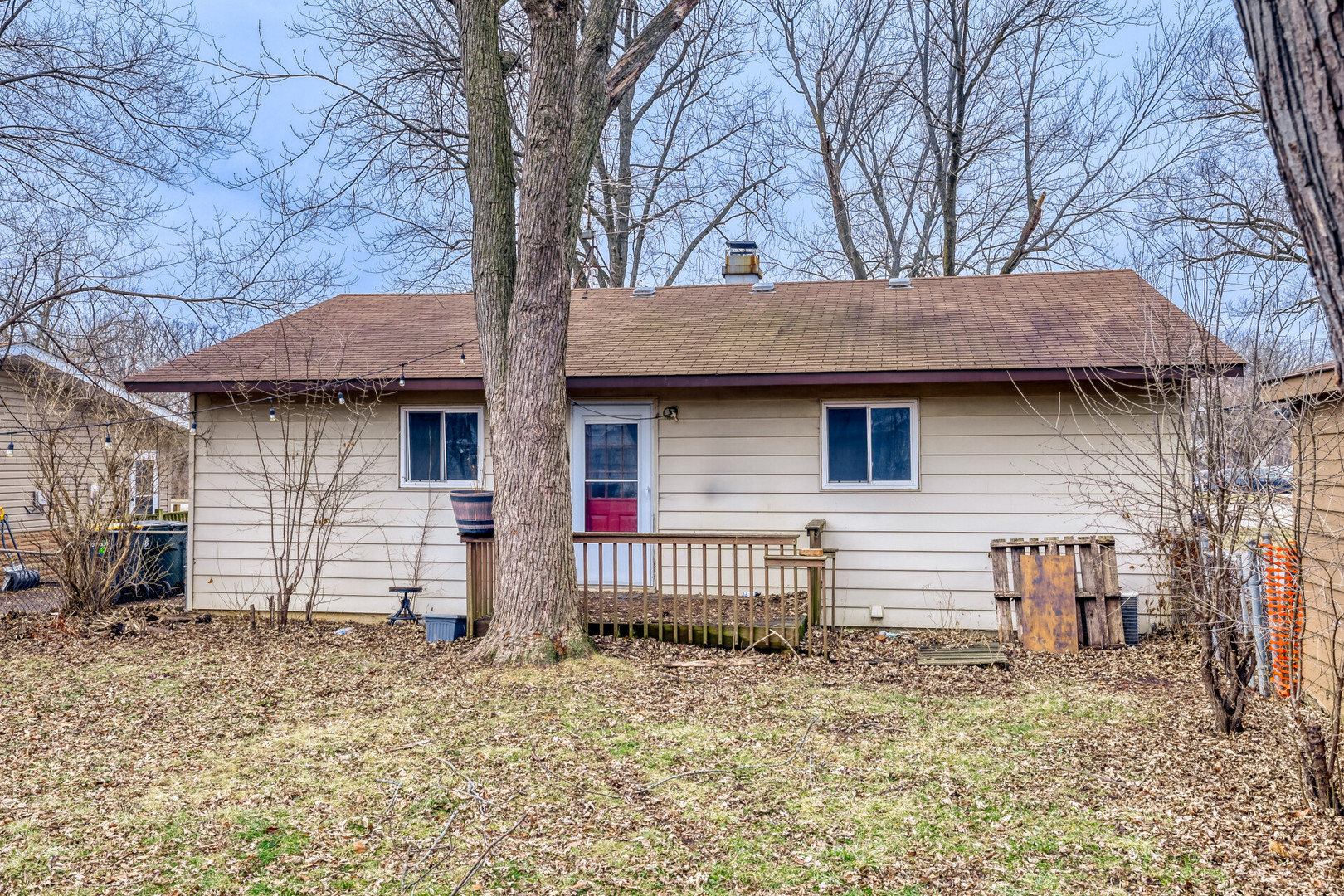 17 S Bartlett Road, Streamwood, IL 60107