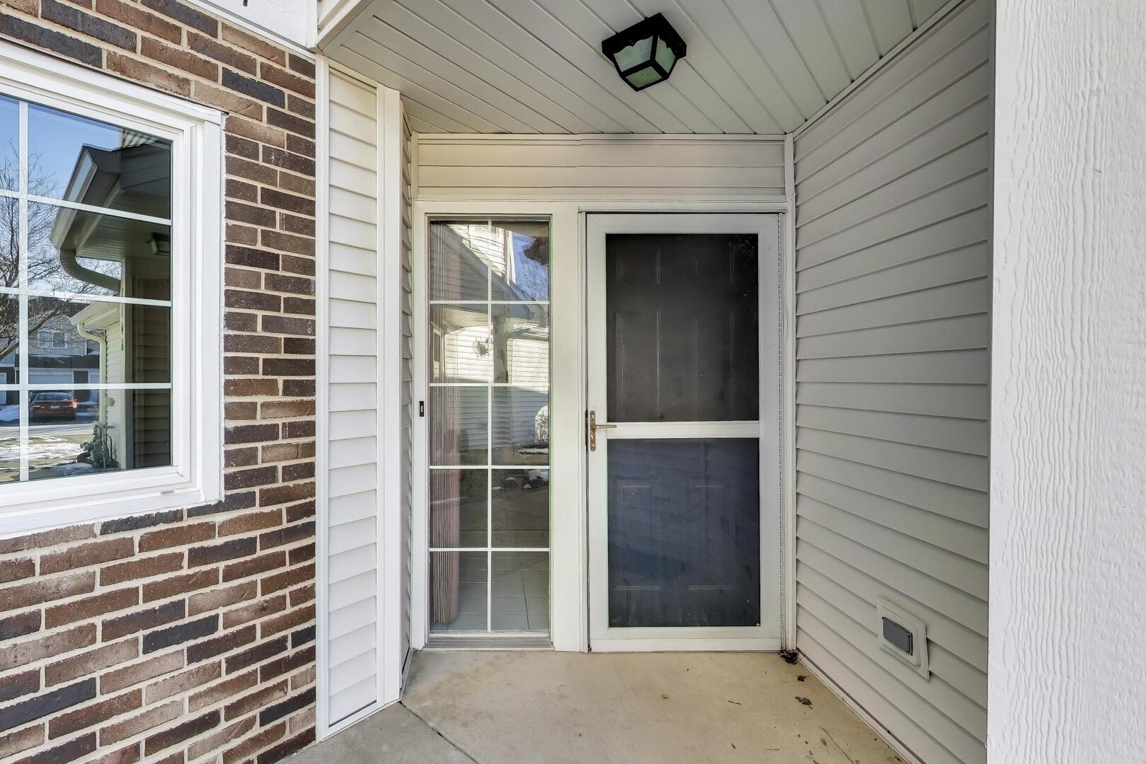 1144 E Cambria North Lane, Lombard, IL 60148