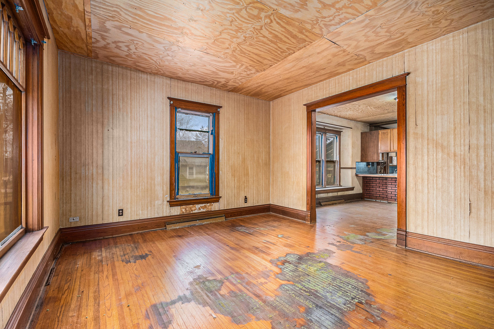 919 Clay Street, Woodstock, IL 60098