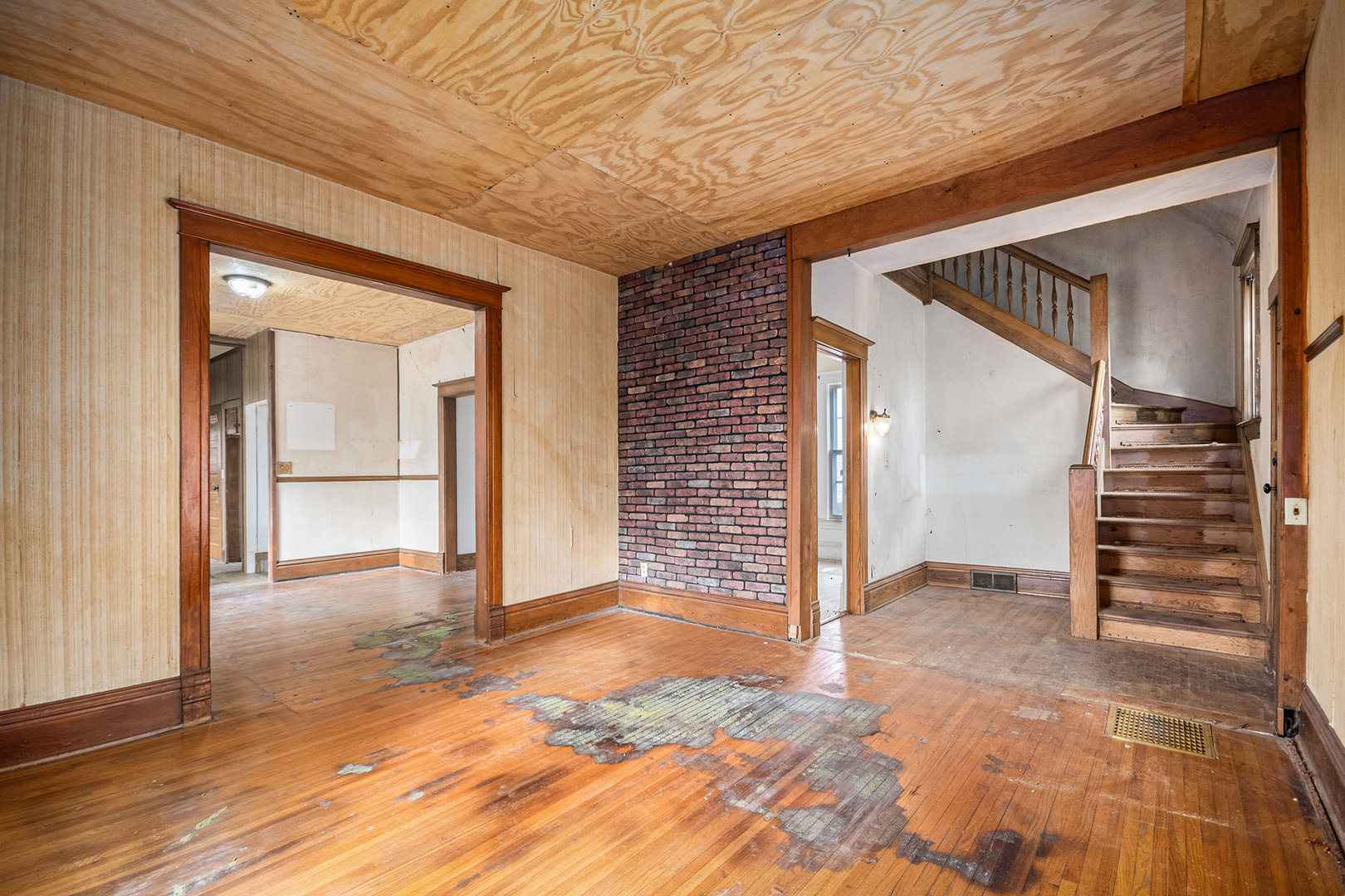 919 Clay Street, Woodstock, IL 60098