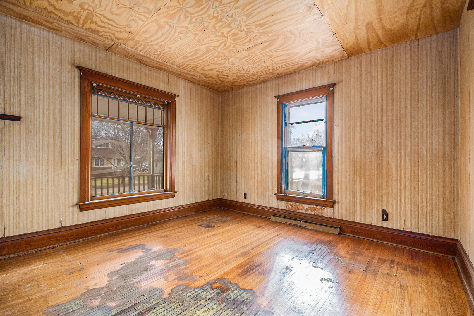 919 Clay Street, Woodstock, IL 60098