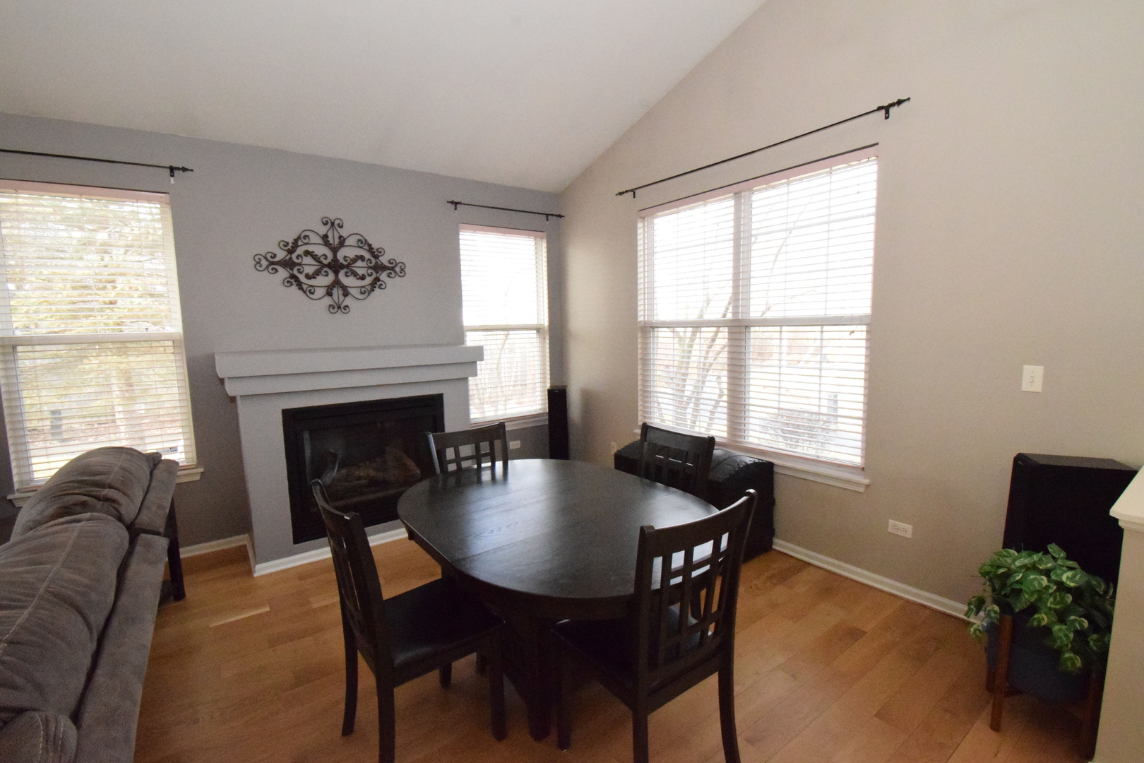 600 Countryfield Lane, Elgin, IL 60120