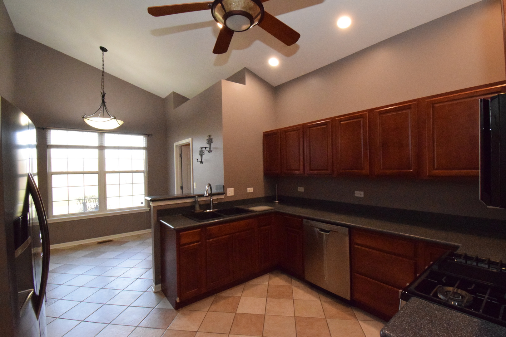 600 Countryfield Lane, Elgin, IL 60120